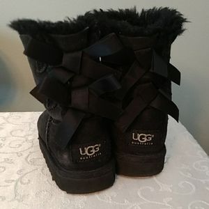 Ugg girls size 10 Bailey Bow boots